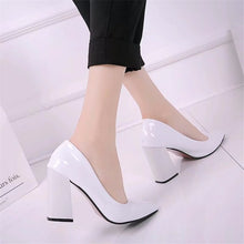 Carregar imagem no visualizador da galeria, Sapato boneca brilhante