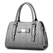 Carregar imagem no visualizador da galeria, Bolsa Feminina Clic Luxo