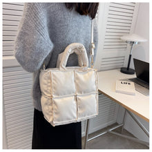 Carregar imagem no visualizador da galeria, Bolsa Feminina Leve mais