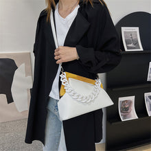 Carregar imagem no visualizador da galeria, Bolsa Femina Grife VV.A