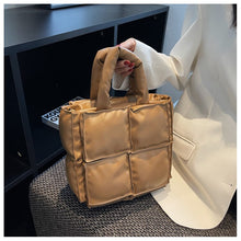 Carregar imagem no visualizador da galeria, Bolsa Feminina Leve mais