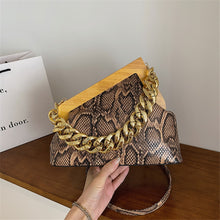 Carregar imagem no visualizador da galeria, Bolsa Femina Grife VV.A