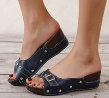 Carregar imagem no visualizador da galeria, Tamanco Feminino Klin
