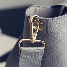 Carregar imagem no visualizador da galeria, Bolsa Feminina Dass + Brinde
