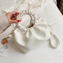 Carregar imagem no visualizador da galeria, Bolsa Femina Argollau
