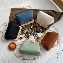 Carregar imagem no visualizador da galeria, Bolsa Feminina Glóbulos amadeirada
