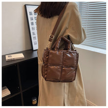 Carregar imagem no visualizador da galeria, Bolsa Feminina Leve mais
