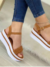 Carregar imagem no visualizador da galeria, Sandália Feminina Trança do pé

